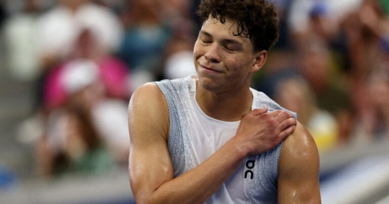 US Open: Alcaraz, Djokovic progress but Shelton out due to injury | Tennis News