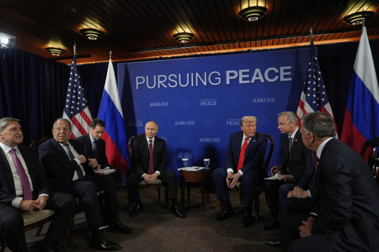 Trump, Putin skip questions ahead of Alaska joint press conference | Military